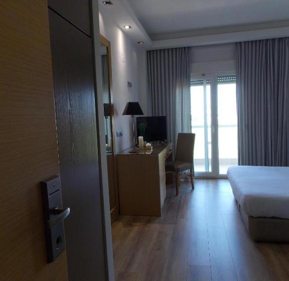 Quarto Estandar, Alexandros