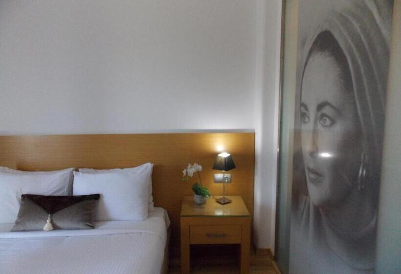 Quarto Estandar, Alexandros