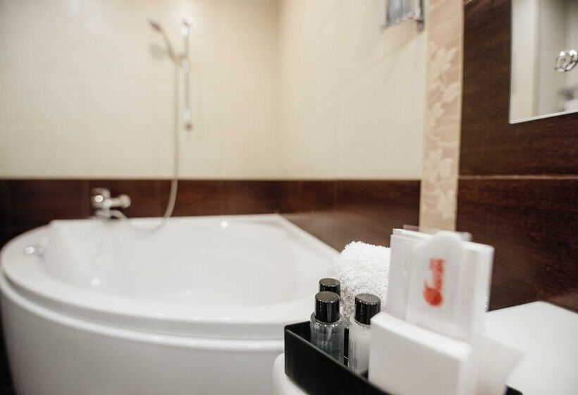 استودیوی استاندارد, Aurora