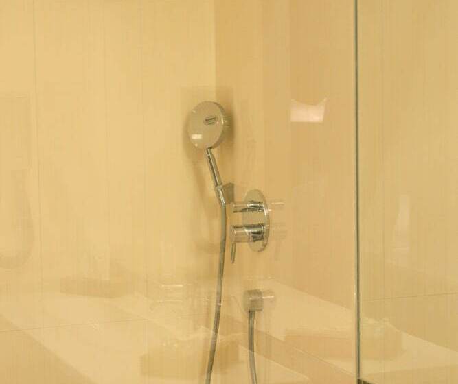 اتاق کلاس بیزنس, Avance