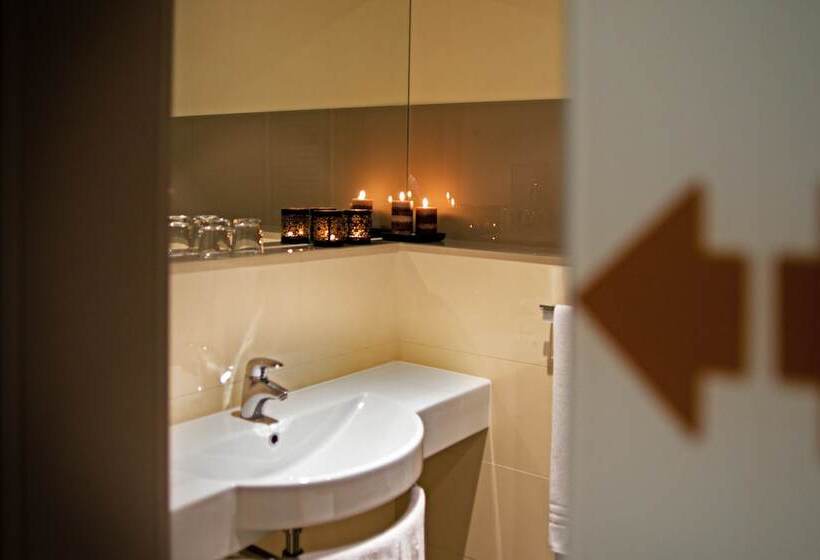 اتاق کلاس بیزنس, Avance