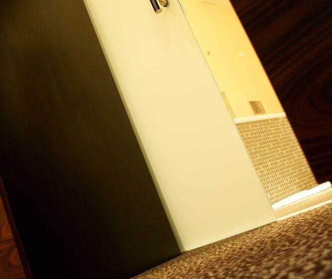 اتاق کلاس بیزنس, Avance