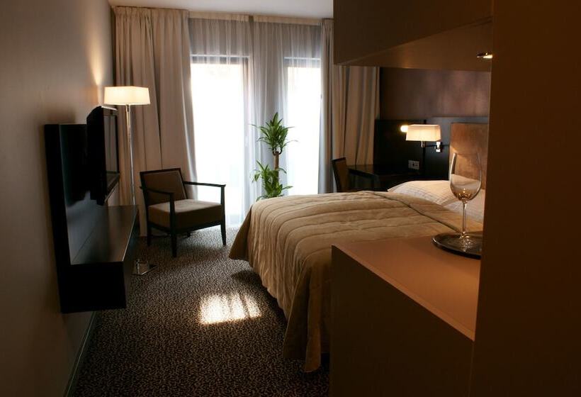 اتاق کلاس بیزنس, Avance