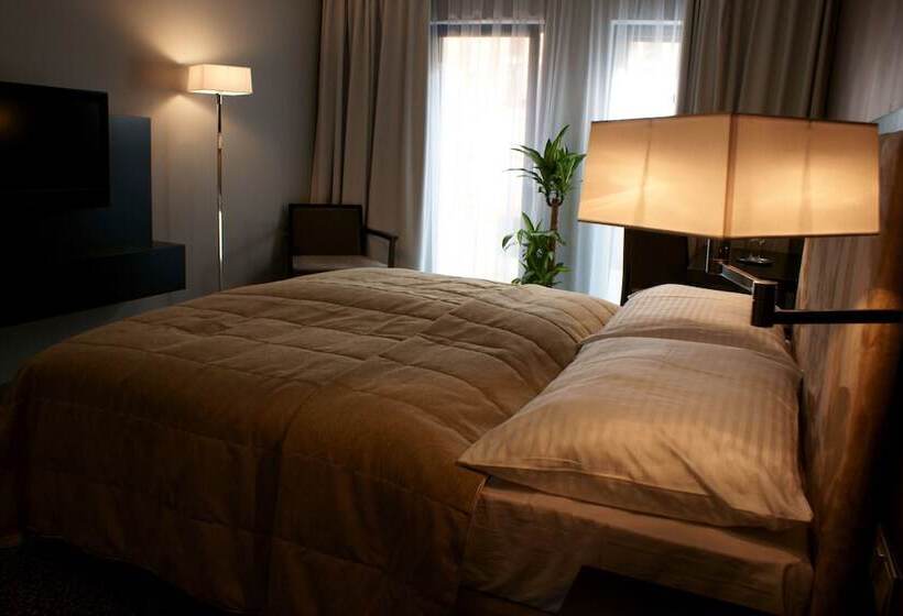 اتاق کلاس بیزنس, Avance