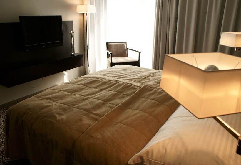 اتاق کلاس بیزنس, Avance