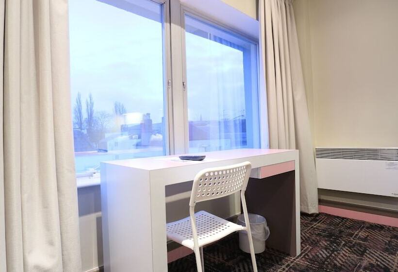 スタンダードトリプルルーム, Citrus Hotel Cheltenham By Compass Hospitality