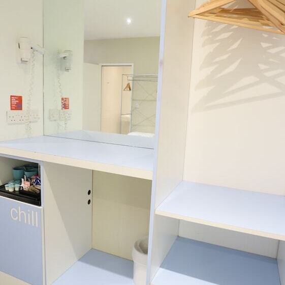 スタンダード４人部屋, Citrus Hotel Cheltenham By Compass Hospitality