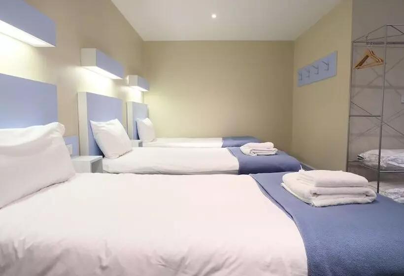 اتاق استاندارد چهار تخته, Citrus Hotel Cheltenham By Compass Hospitality