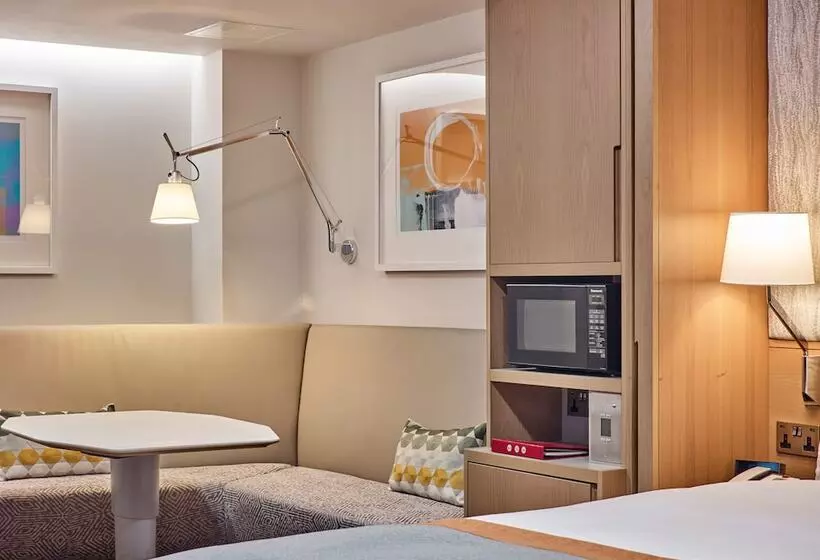 スーペリアールーム, Club Quarters Hotel Covent Garden Holborn, London
