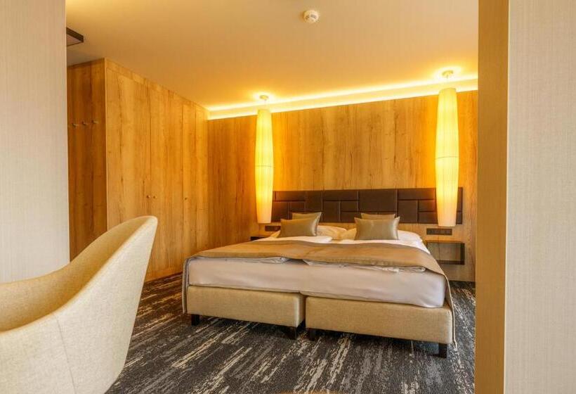 غرفة ديلوكس, Hills