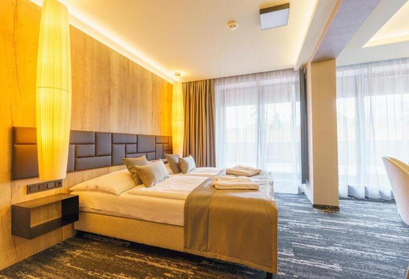 غرفة ديلوكس, Hills