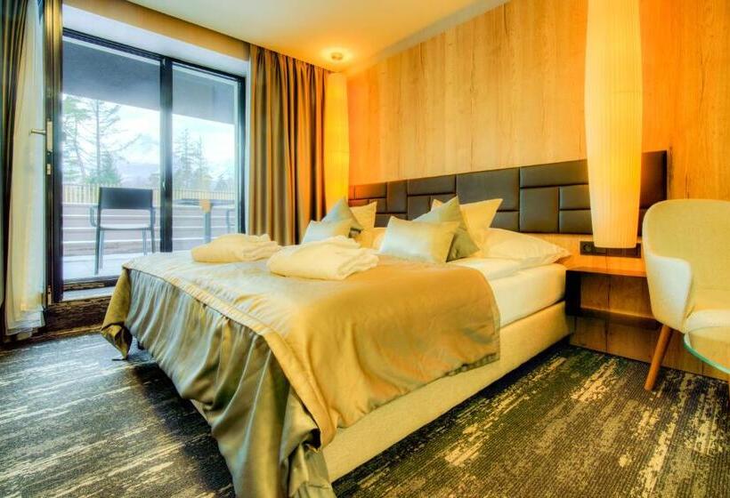 غرفة قياسية, Hills