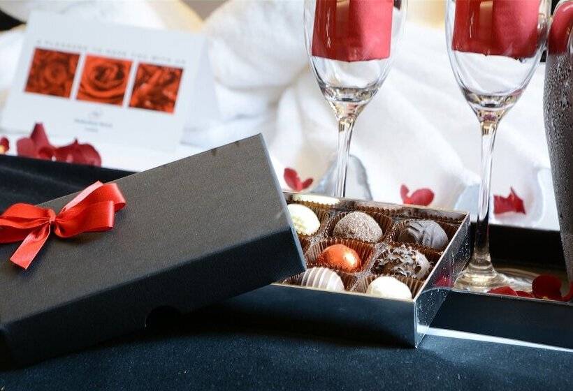 Номер Клуб, Paddington Court Rooms