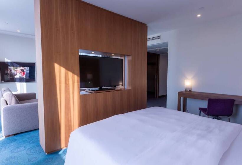 سوییت جونیور, Radisson Hotel Kaliningrad