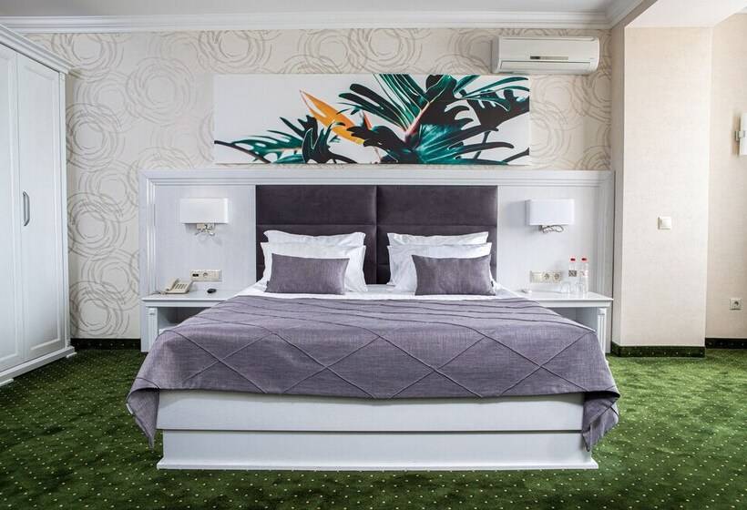 جناح, Sonata Hotel & Restaurant готель соната