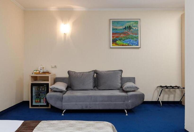 جناح جونيور, Sonata Hotel & Restaurant готель соната