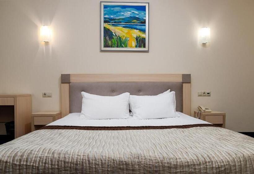 جناح جونيور, Sonata Hotel & Restaurant готель соната