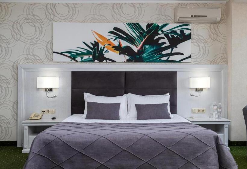 جناح, Sonata Hotel & Restaurant готель соната