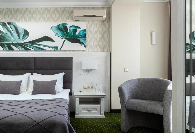 جناح, Sonata Hotel & Restaurant готель соната