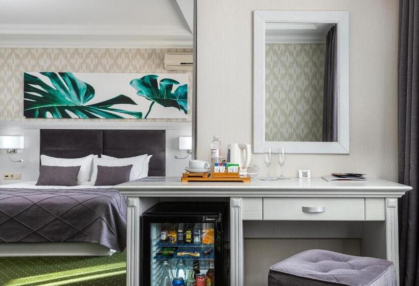 جناح, Sonata Hotel & Restaurant готель соната