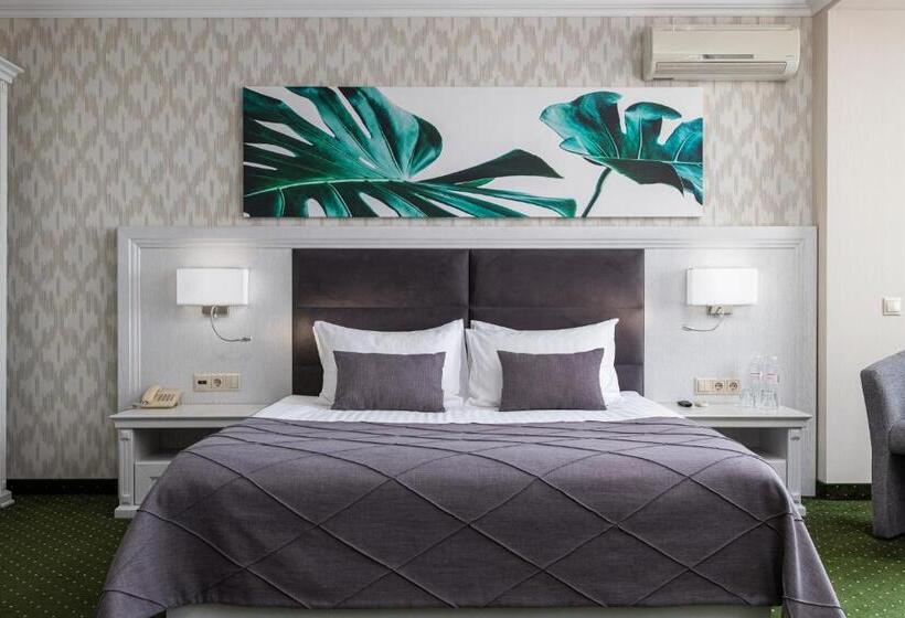 جناح, Sonata Hotel & Restaurant готель соната