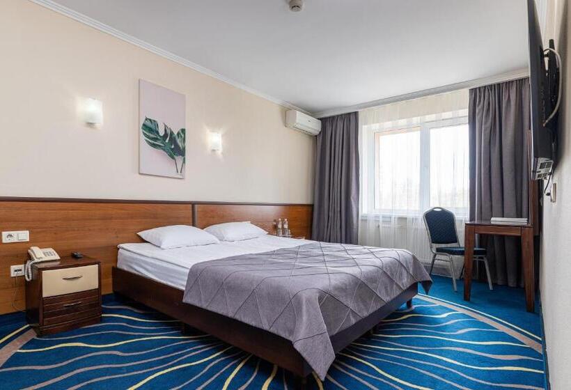 غرفة عائلية, Sonata Hotel & Restaurant готель соната