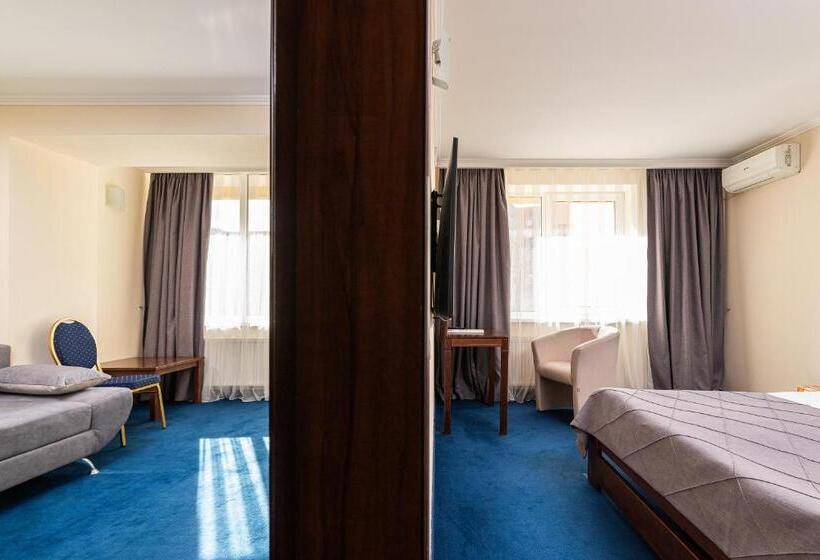 جناح جونيور, Sonata Hotel & Restaurant готель соната