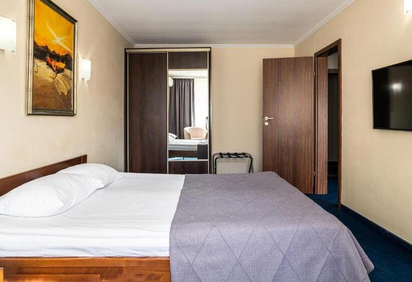 جناح جونيور, Sonata Hotel & Restaurant готель соната