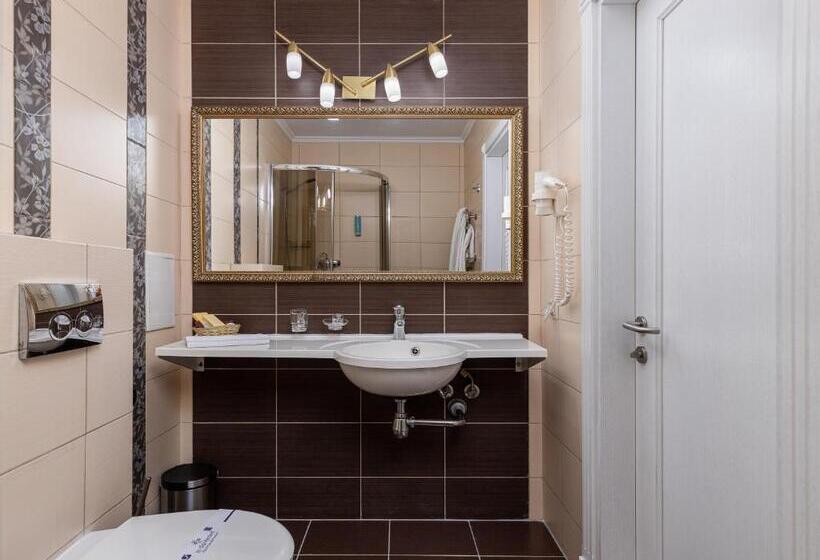 جناح, Sonata Hotel & Restaurant готель соната