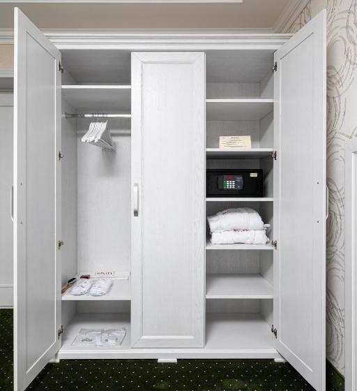 جناح, Sonata Hotel & Restaurant готель соната