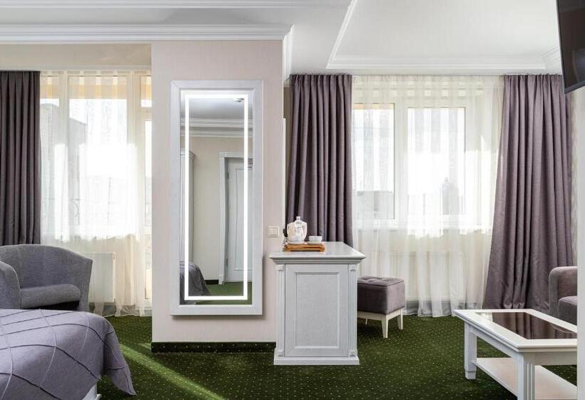 جناح, Sonata Hotel & Restaurant готель соната