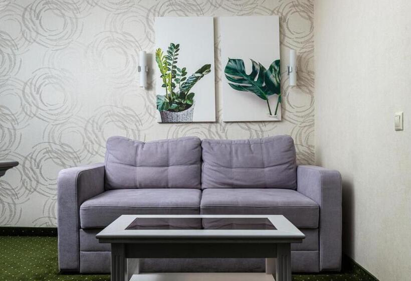 جناح, Sonata Hotel & Restaurant готель соната