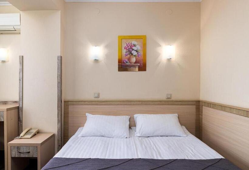 غرفة قياسية مزوَّدة بشُرفة, Sonata Hotel & Restaurant готель соната