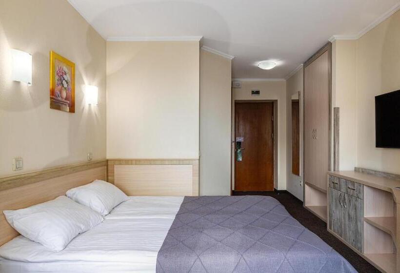 غرفة قياسية مزوَّدة بشُرفة, Sonata Hotel & Restaurant готель соната