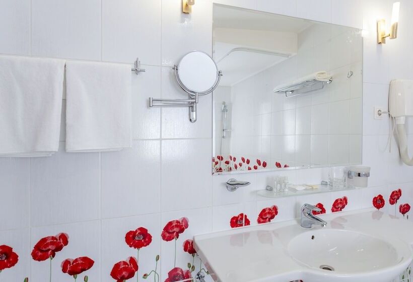 سوییت جونیور, Sosnovy Bor Park