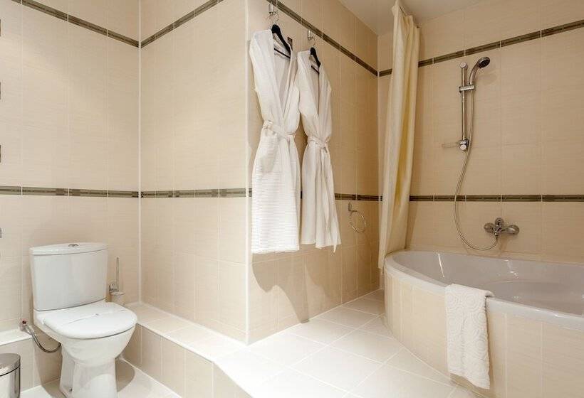 سوییت, Sosnovy Bor Park