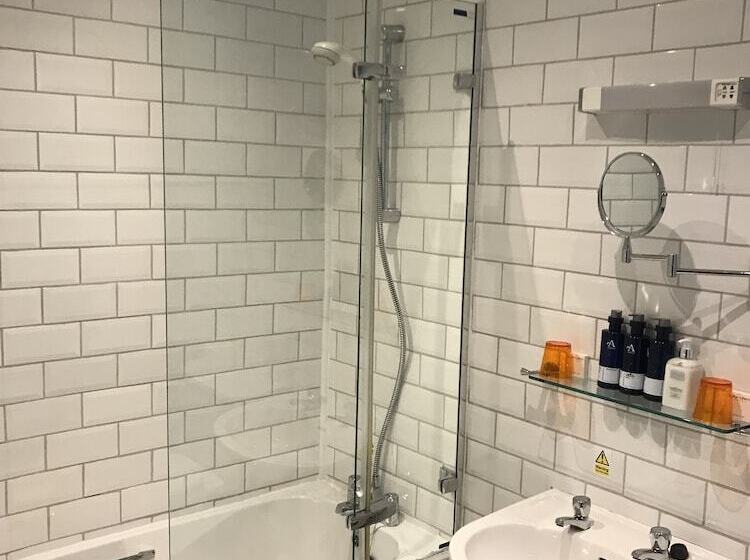 스탠다드 룸, The Kings Head