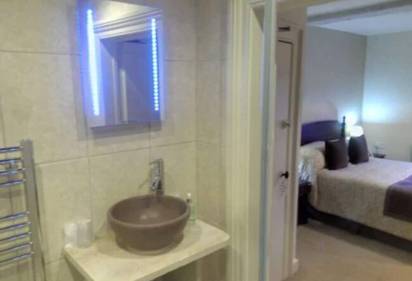 스탠다드 룸, The Kings Head