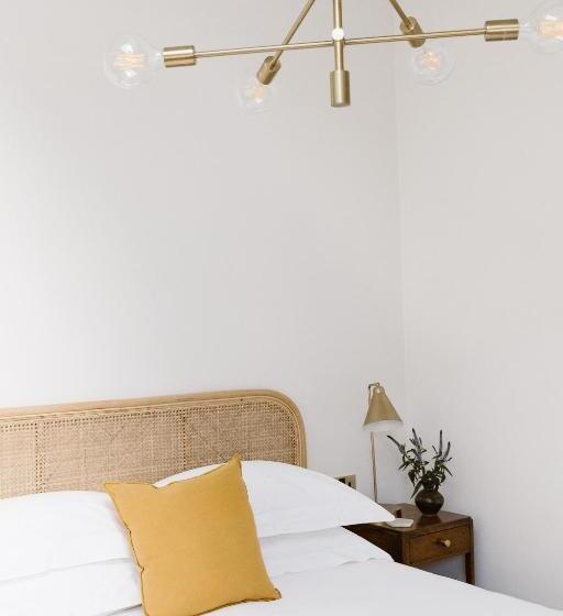 スタンダードルーム, The Sandy Duck