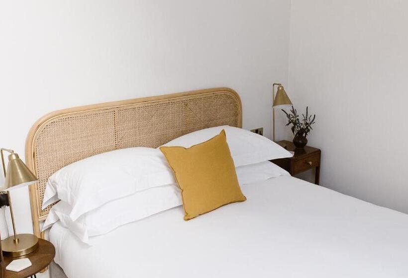 スタンダードルーム, The Sandy Duck