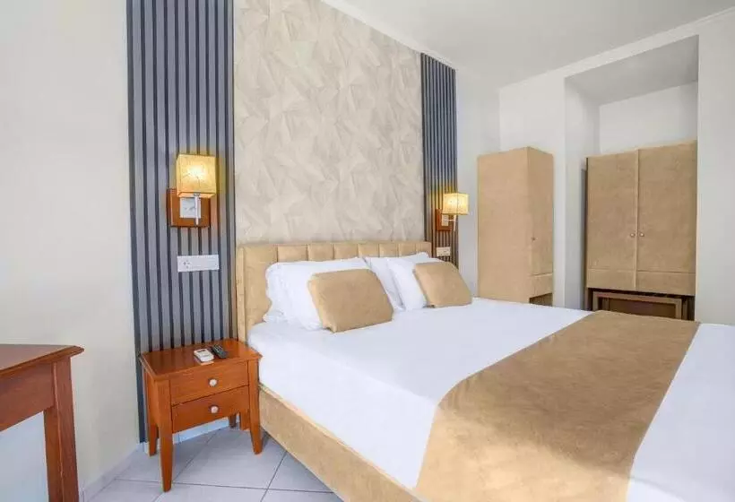 سوییت, Philoxenia Hotel & Spa