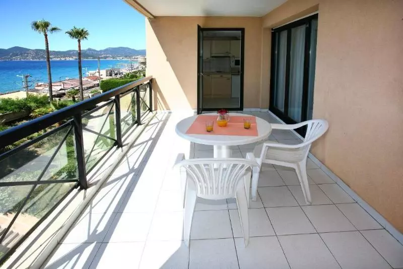آپارتمان 1 خوابه با چشم‌انداز دریا, Residhotel Villa Maupassant