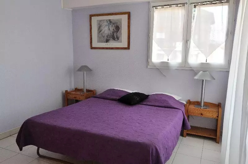استودیوی استاندارد, Residhotel Villa Maupassant