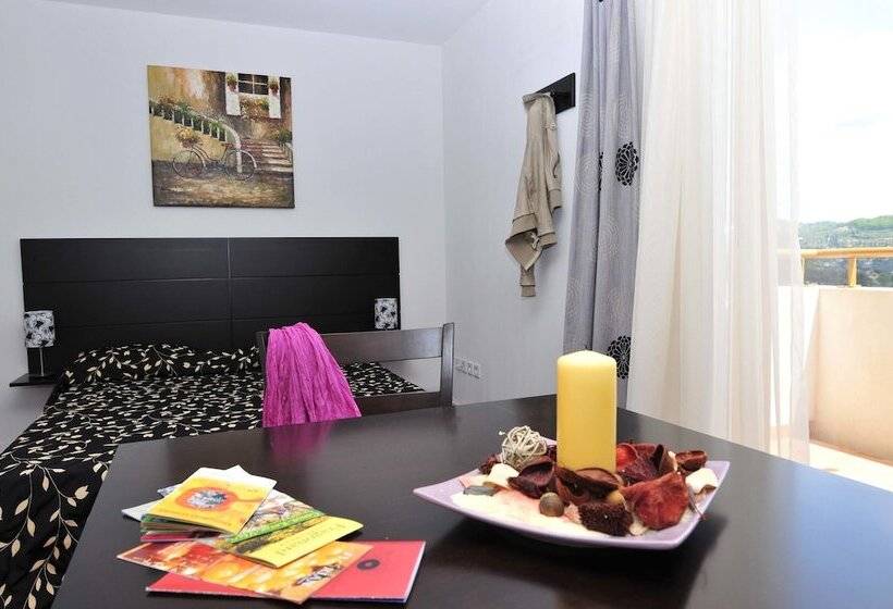 スタンダードスタジオ, Résidence Le Virginia By Popinns