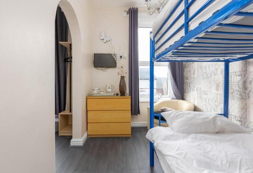 Семейный Номер, The B & B Blackpool