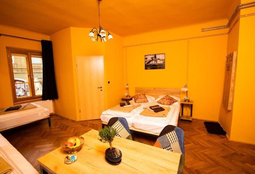 اتاق استاندارد چهار تخته, Dežnik