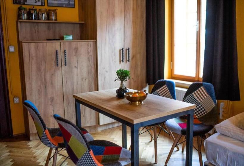 اتاق استاندارد چهار تخته, Dežnik