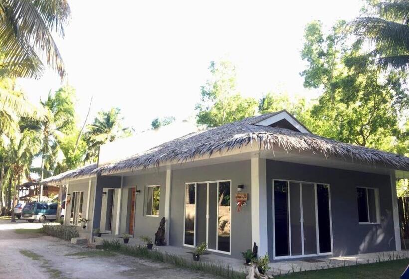 اتاق خانوادگی, Sabas Beach And Campsite