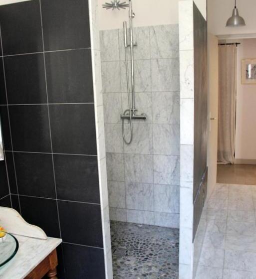 غرفة قياسية, Le Tabellion