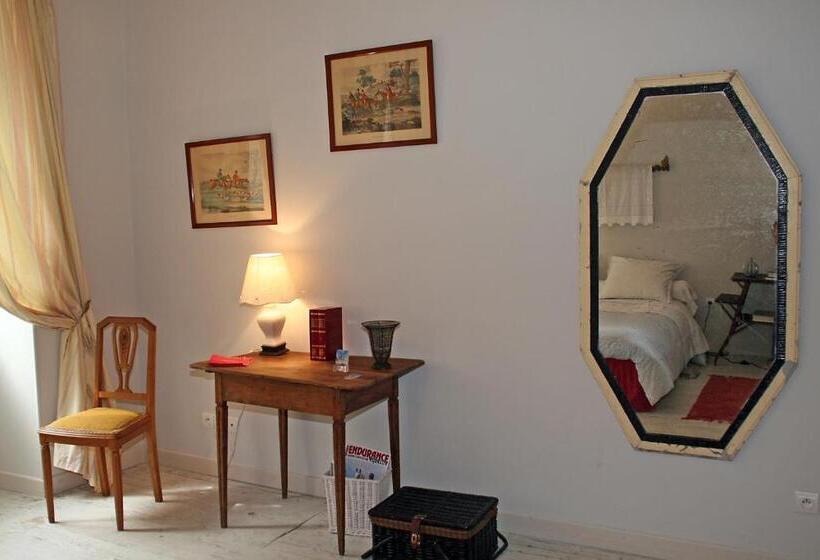 غرفة قياسية, Le Tabellion